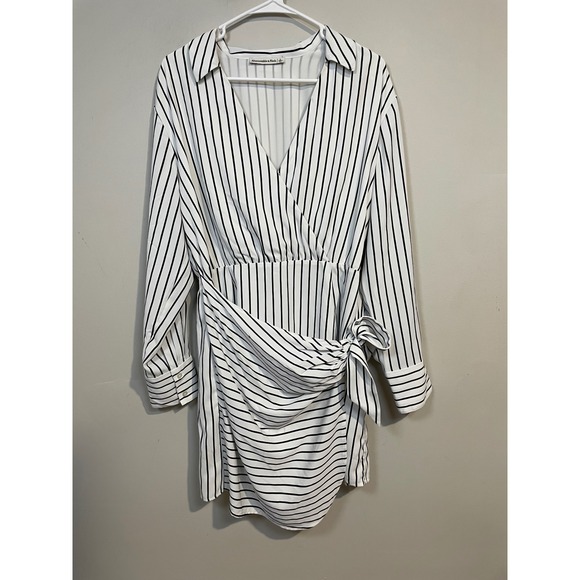 Abercrombie & Fitch Drapey Shirt Dress In White and Black Stripe Size Large - Picture 2 of 11